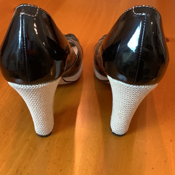 Cole Haan Black Patten Leather & Sisal Platform Heel Pumps Size 9B - Picture 4 of 13